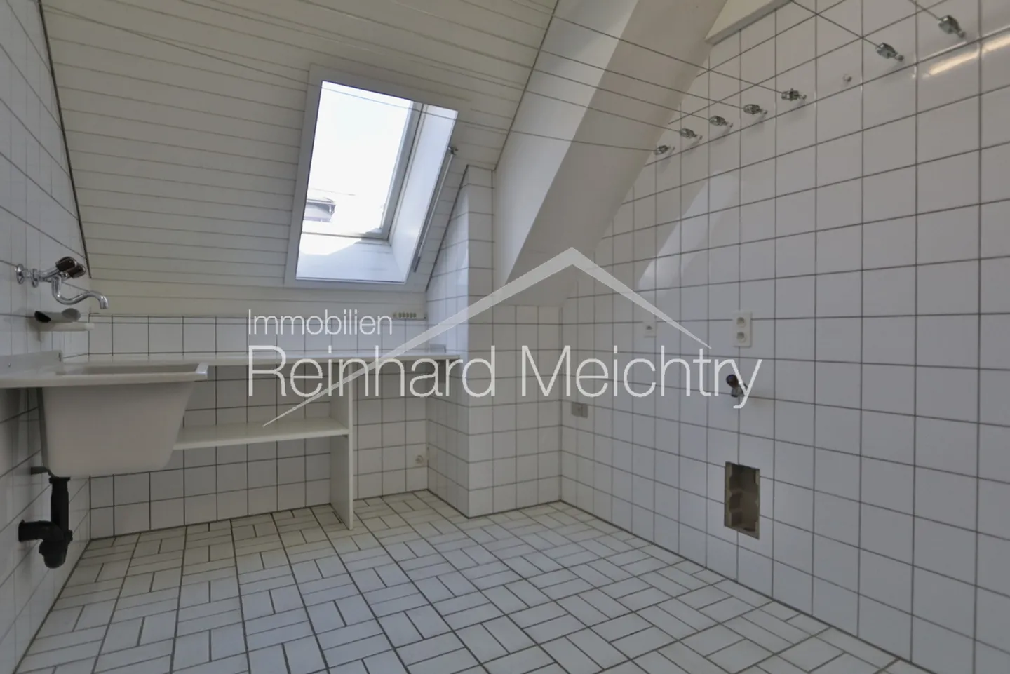 3.5 Room Penthouse Apartment in the Center of Visp for Rent - Photo 27 of 30