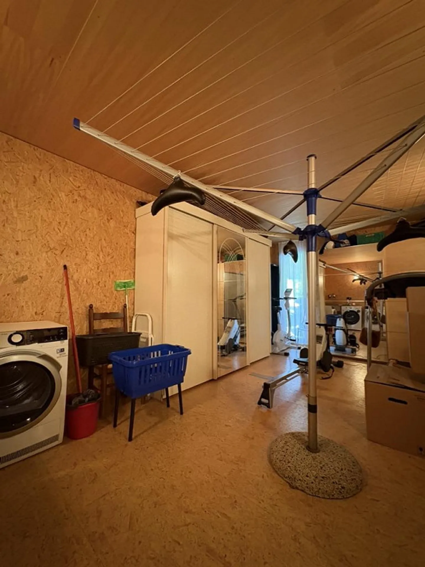 Casa in legno elegante nella natura - Foto 25 di 30