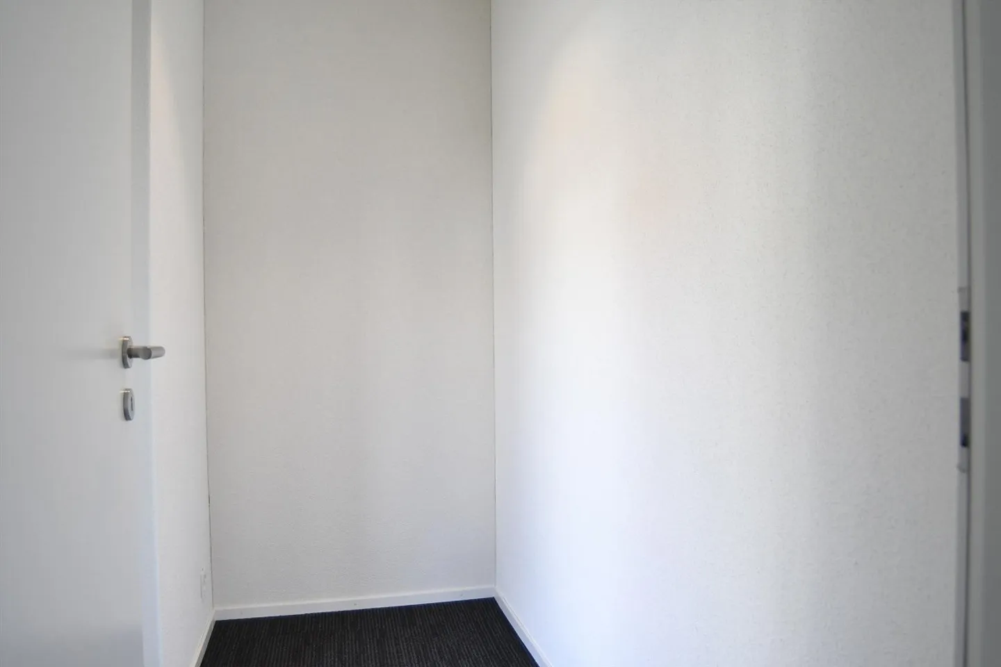 Zentrales Büro für Startups - Foto 8 von 14