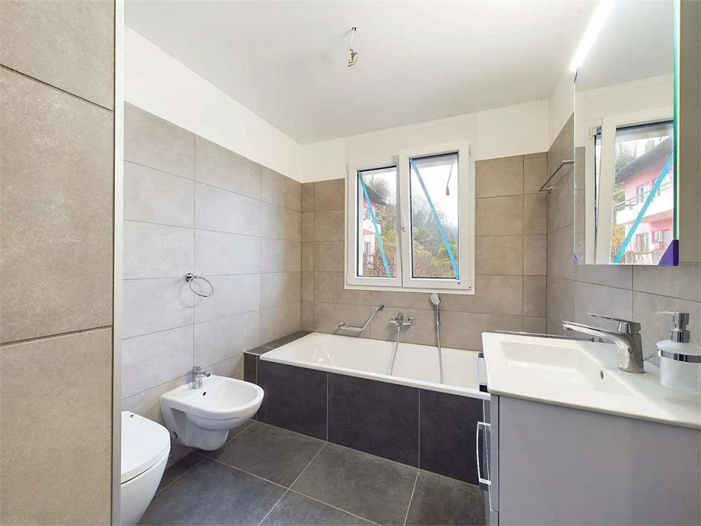 Casa singola in affitto - Foto 2 di 10