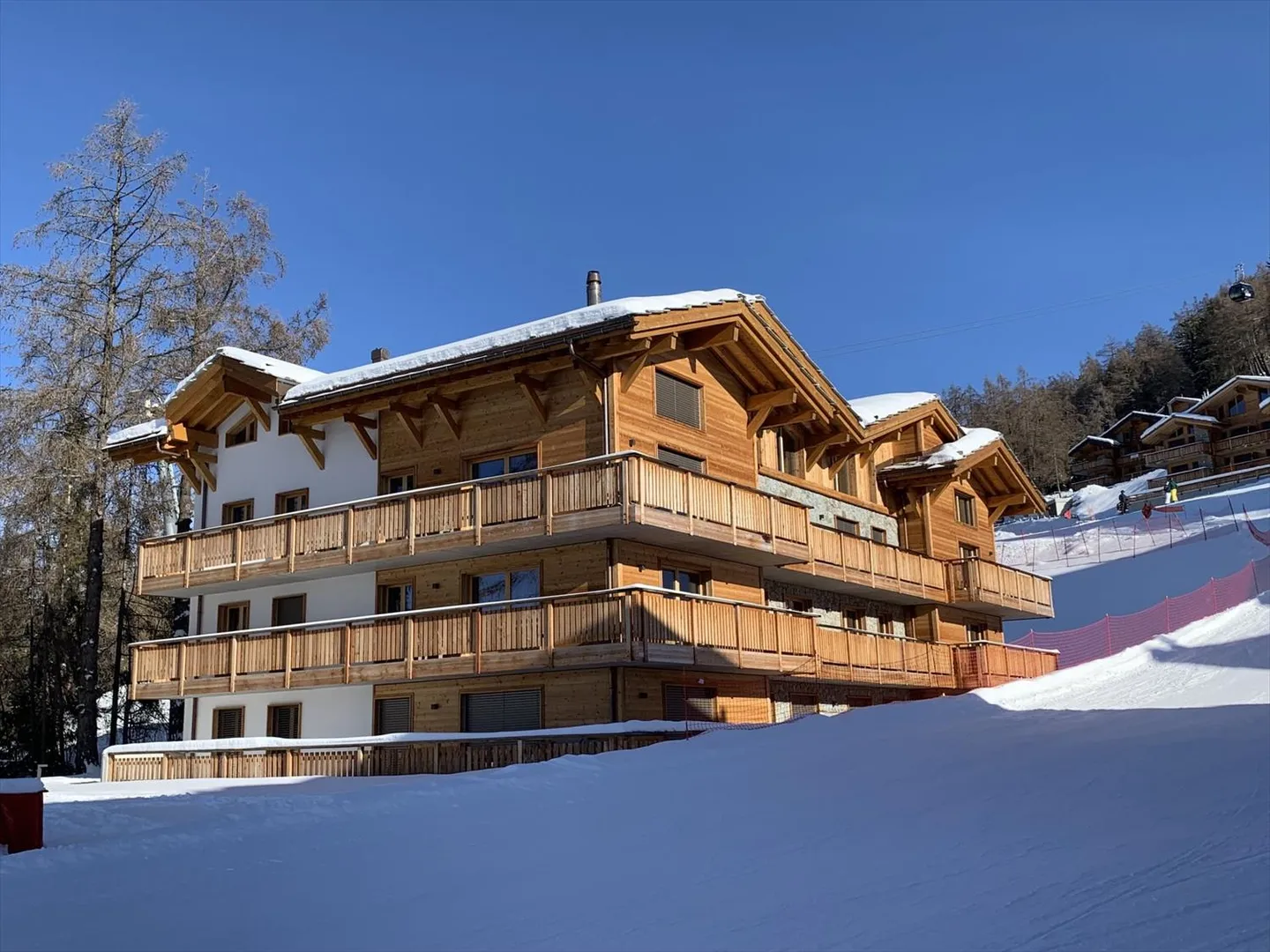 Attico duplex sulla pista; non puoi sognare di meglio! - Foto 2 di 13