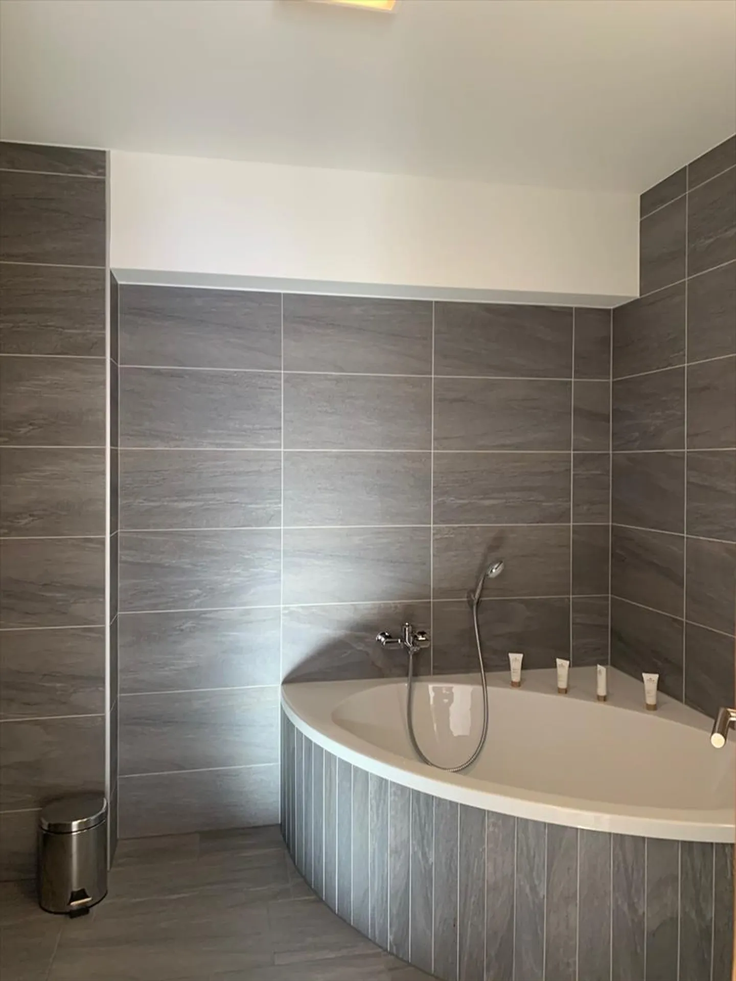 Attico duplex sulla pista; non puoi sognare di meglio! - Foto 11 di 13