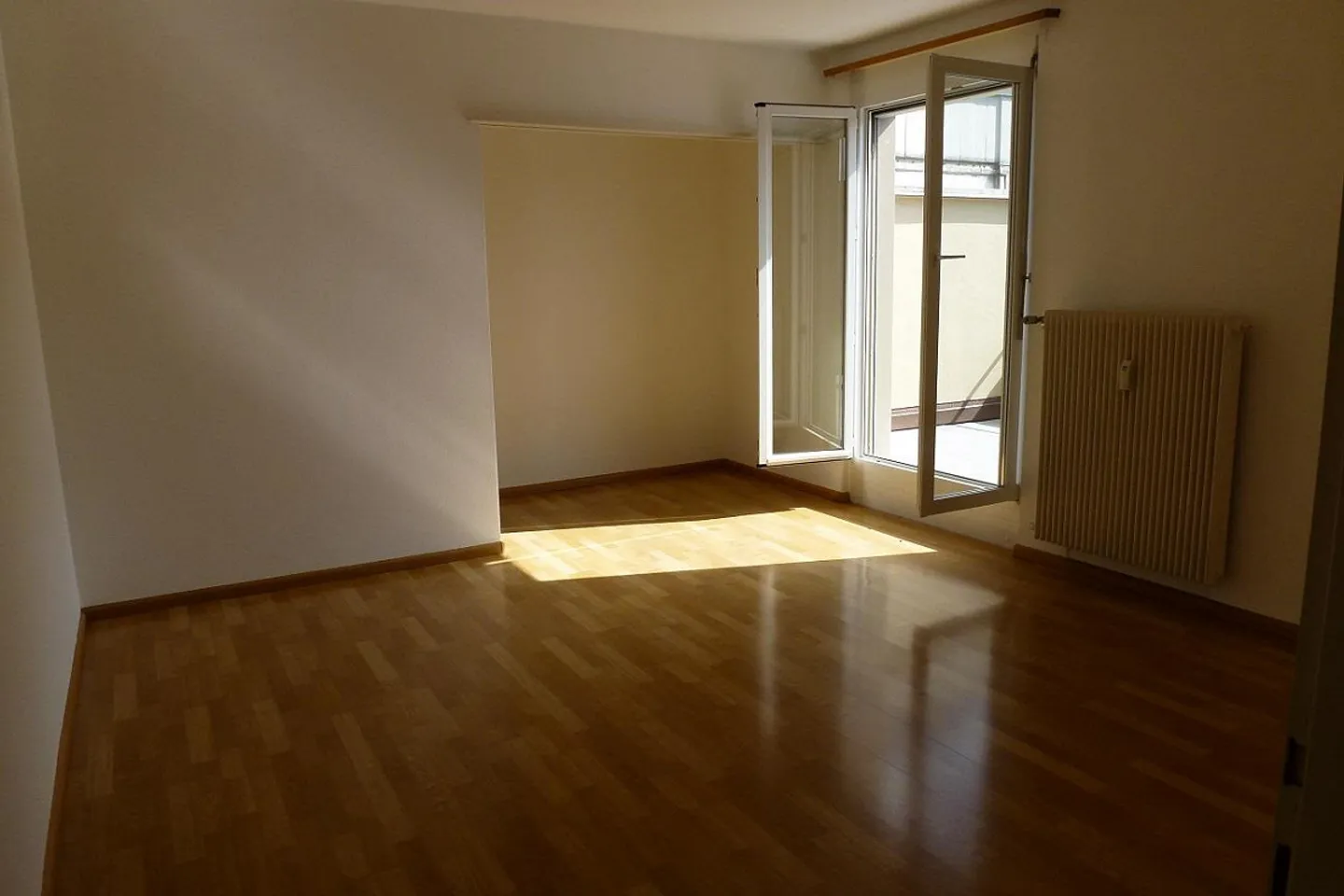 Student apartment for rent (shared WC in the hallway) - Photo 2 of 6