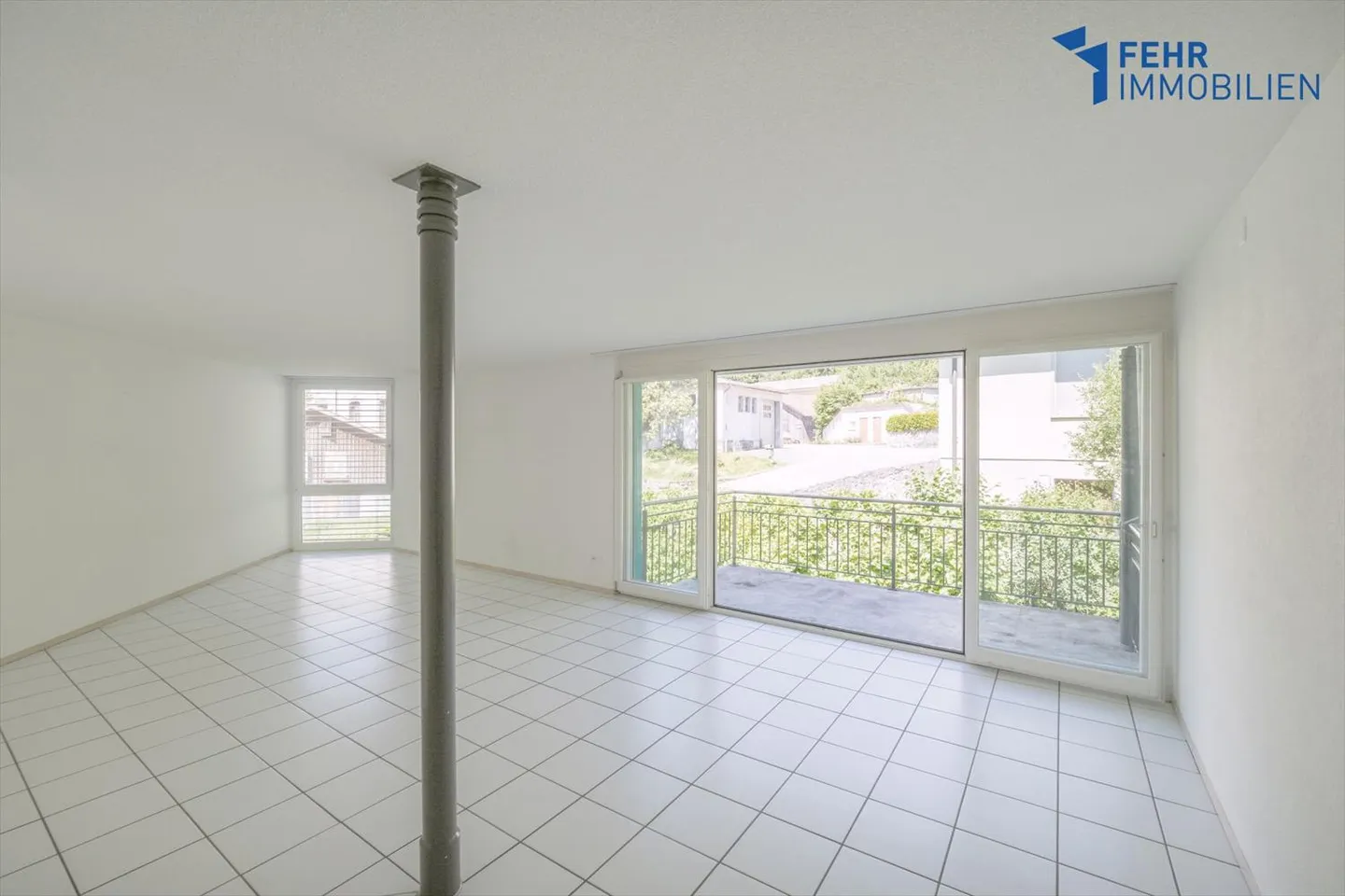 Fehr Immobilien - Ruhig und idyllisch gelegene 4½-Zi.-Wohnung - Foto 1 von 9
