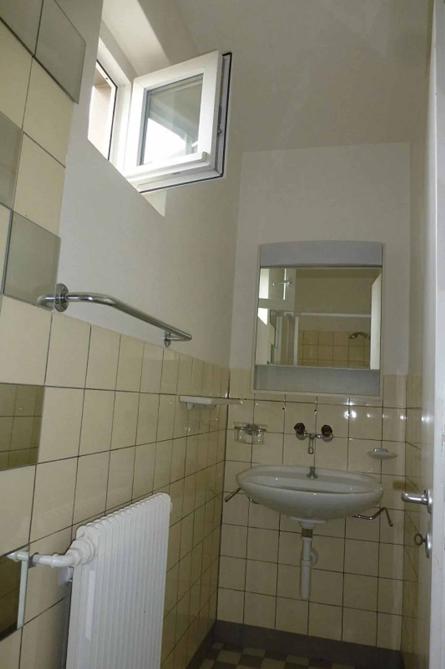 Student apartment for rent (shared WC in the hallway) - Photo 3 of 6