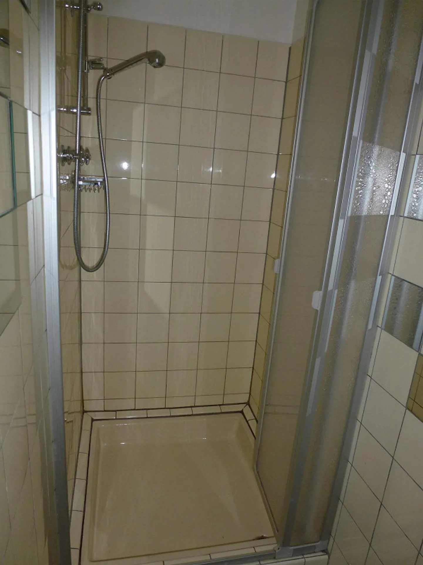 Student apartment for rent (shared WC in the hallway) - Photo 4 of 6