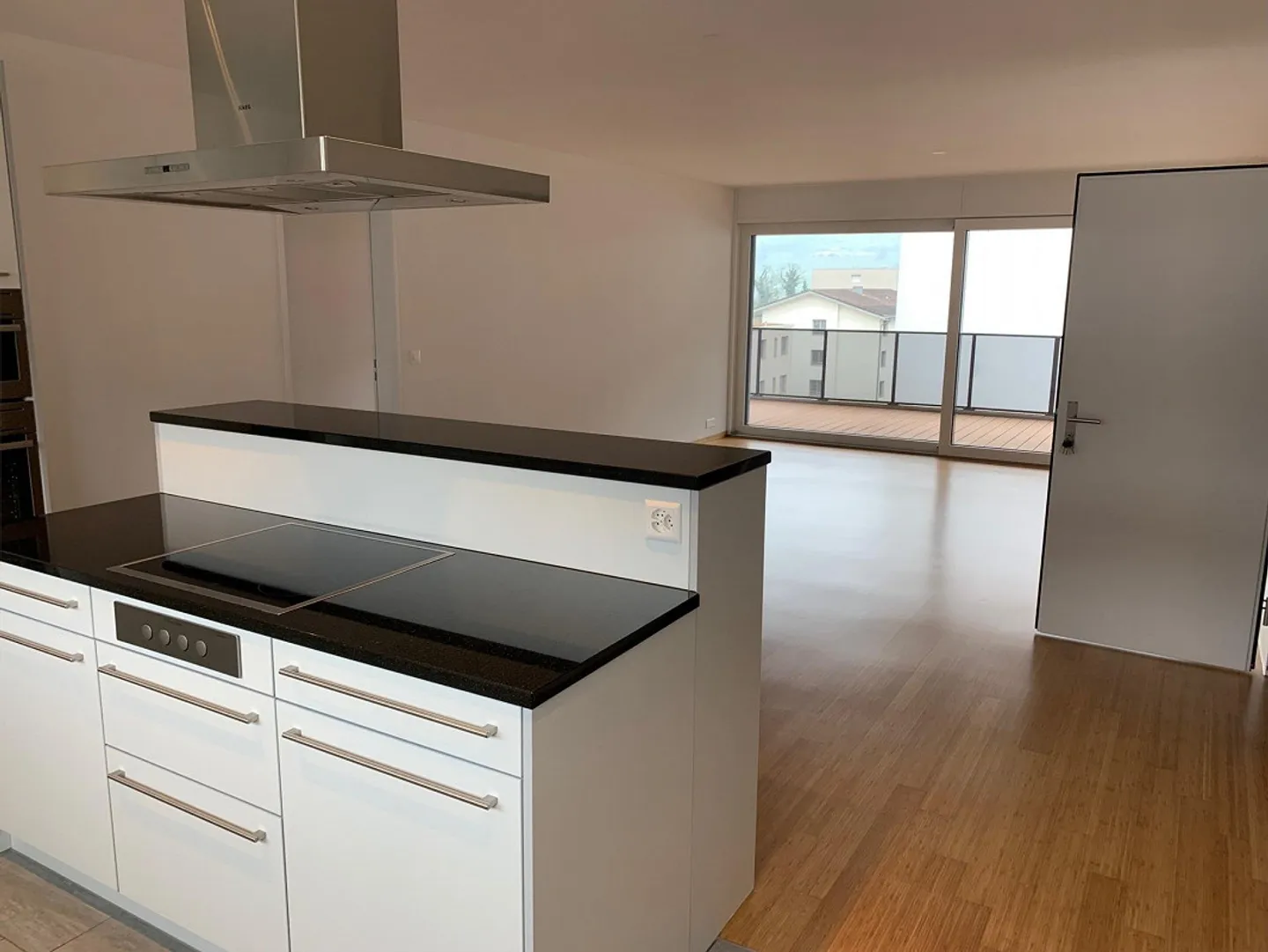 Geräumige helle Familienwohnung mit Balkon - Foto 2 von 8