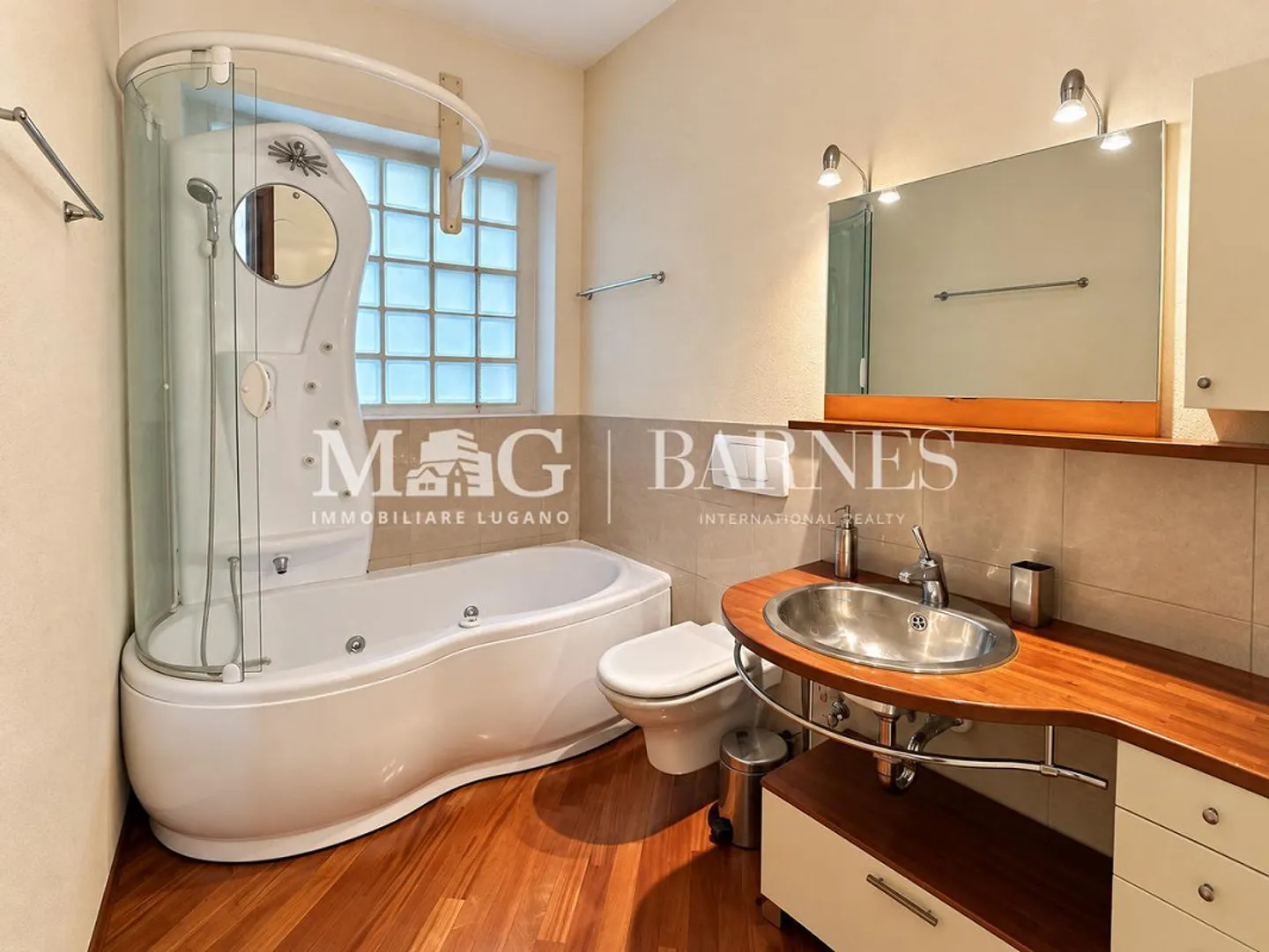 Lugano, Castagnola: 4-Zimmer-Wohnung mit Seeblick und privater Garage - Foto 12 von 13