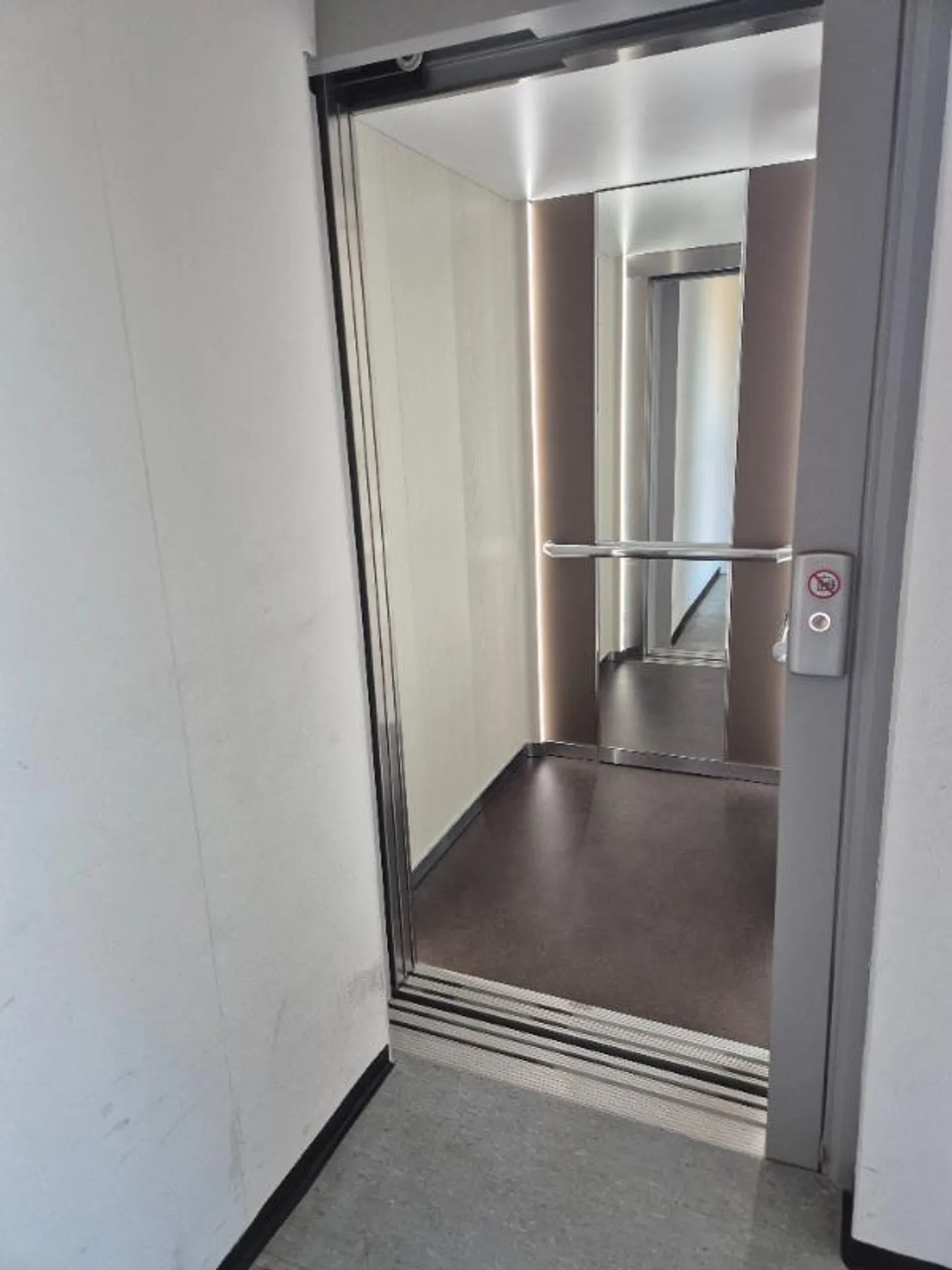 «modernisierte, stilechte, praktische 4.5 Zimmerwohnung» - Foto 2 von 9