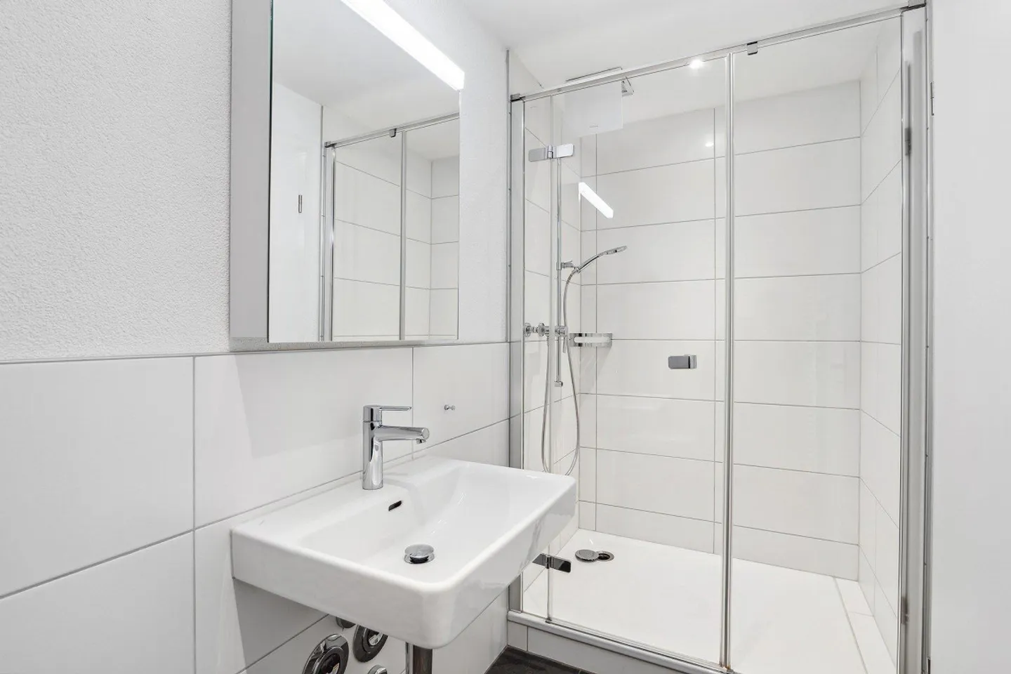 Attractive maisonette apartment with roof terrace for rent - Photo 4 of 8