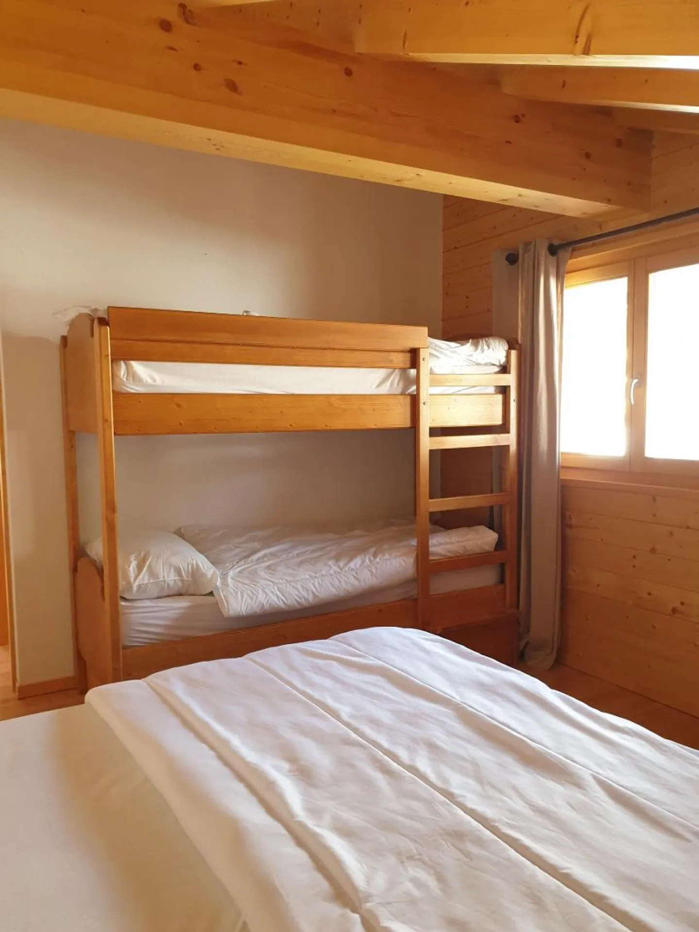 Charming Apartment with Alpine Views - Photo 8 of 13