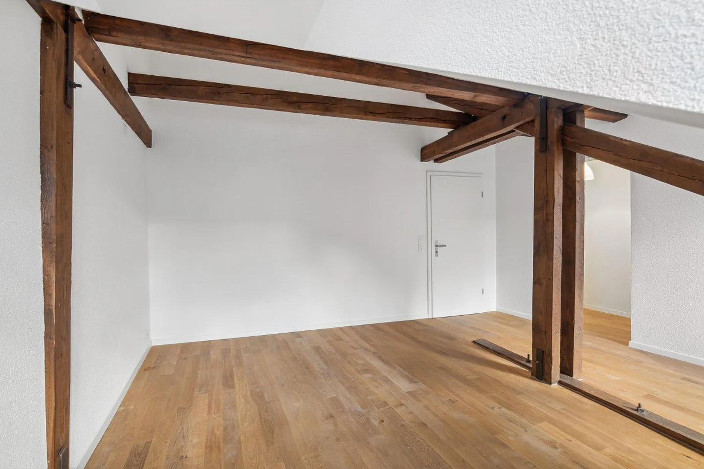 Attractive maisonette apartment with roof terrace for rent - Photo 5 of 8