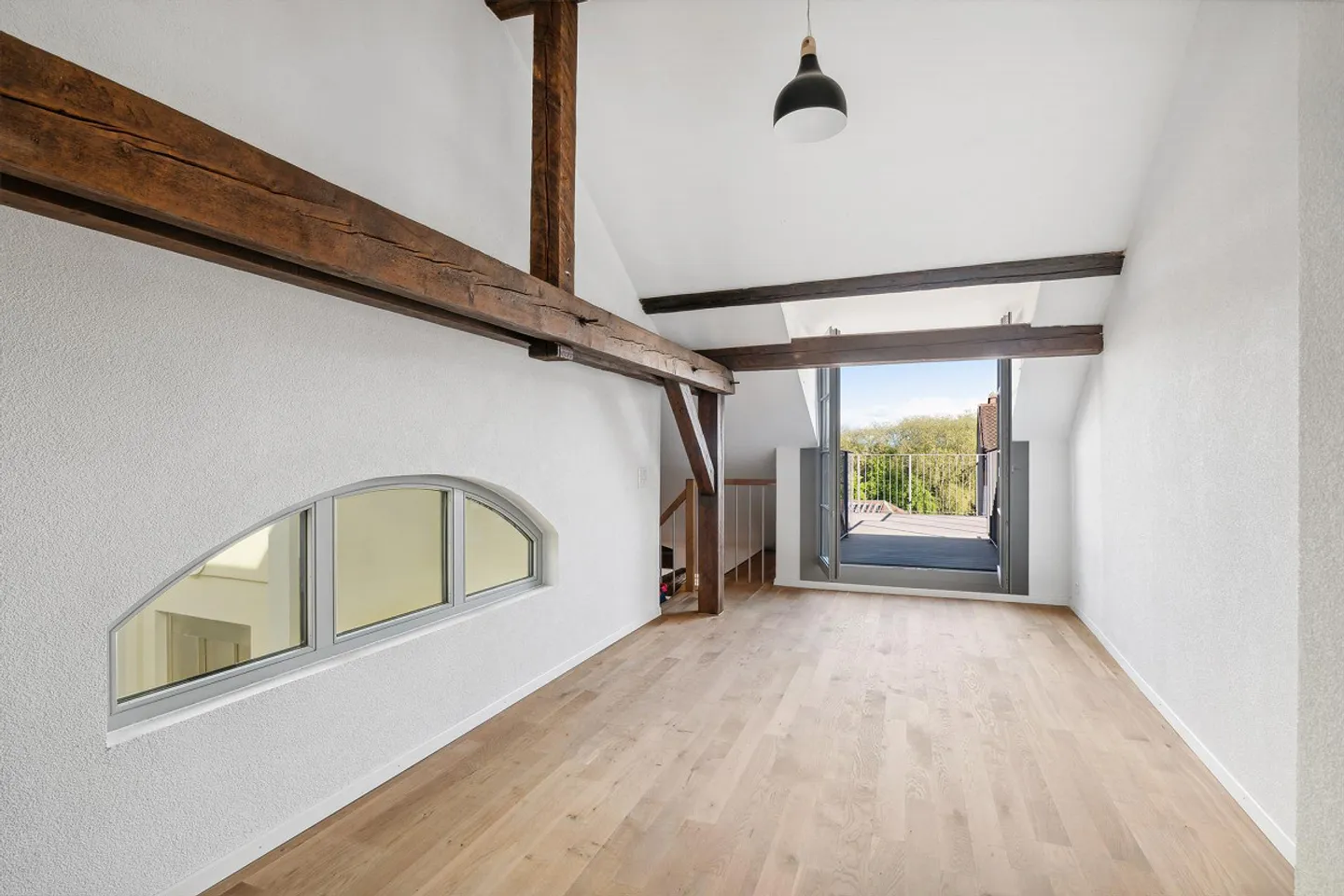 Attractive maisonette apartment with roof terrace for rent - Photo 7 of 8