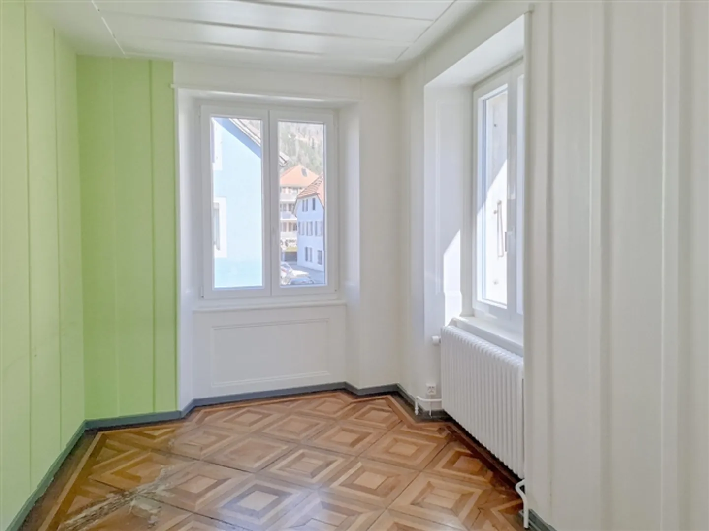 Village House with 6 Rooms Riverbank with Small Garden - Photo 13 of 20