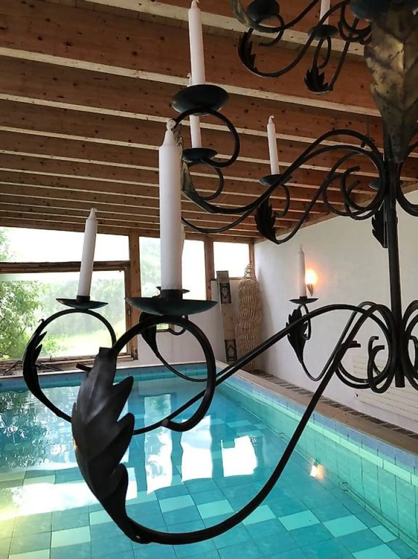 Grande casa con piscina e vista panoramica - Villars-Burquin (VD) - Foto 3 di 4