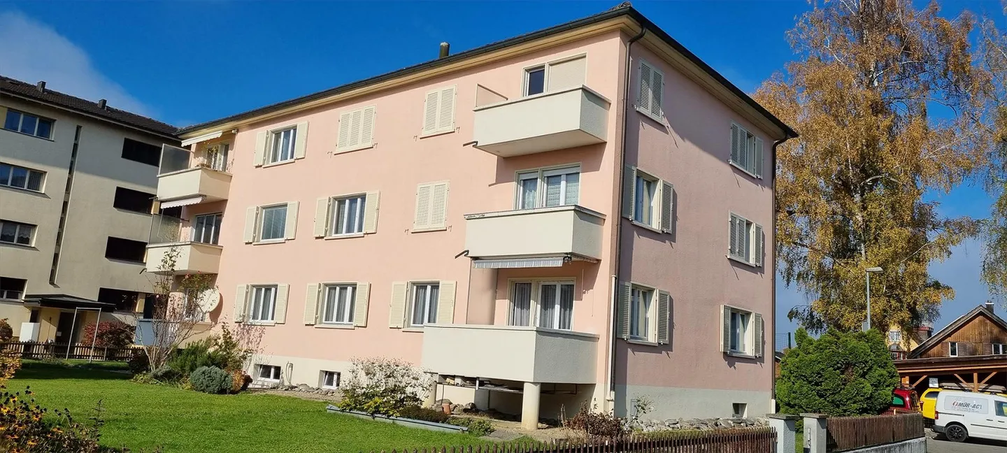 Appartamento di 4 stanze in un edificio d'epoca in una posizione tranquilla - Foto 1 di 7