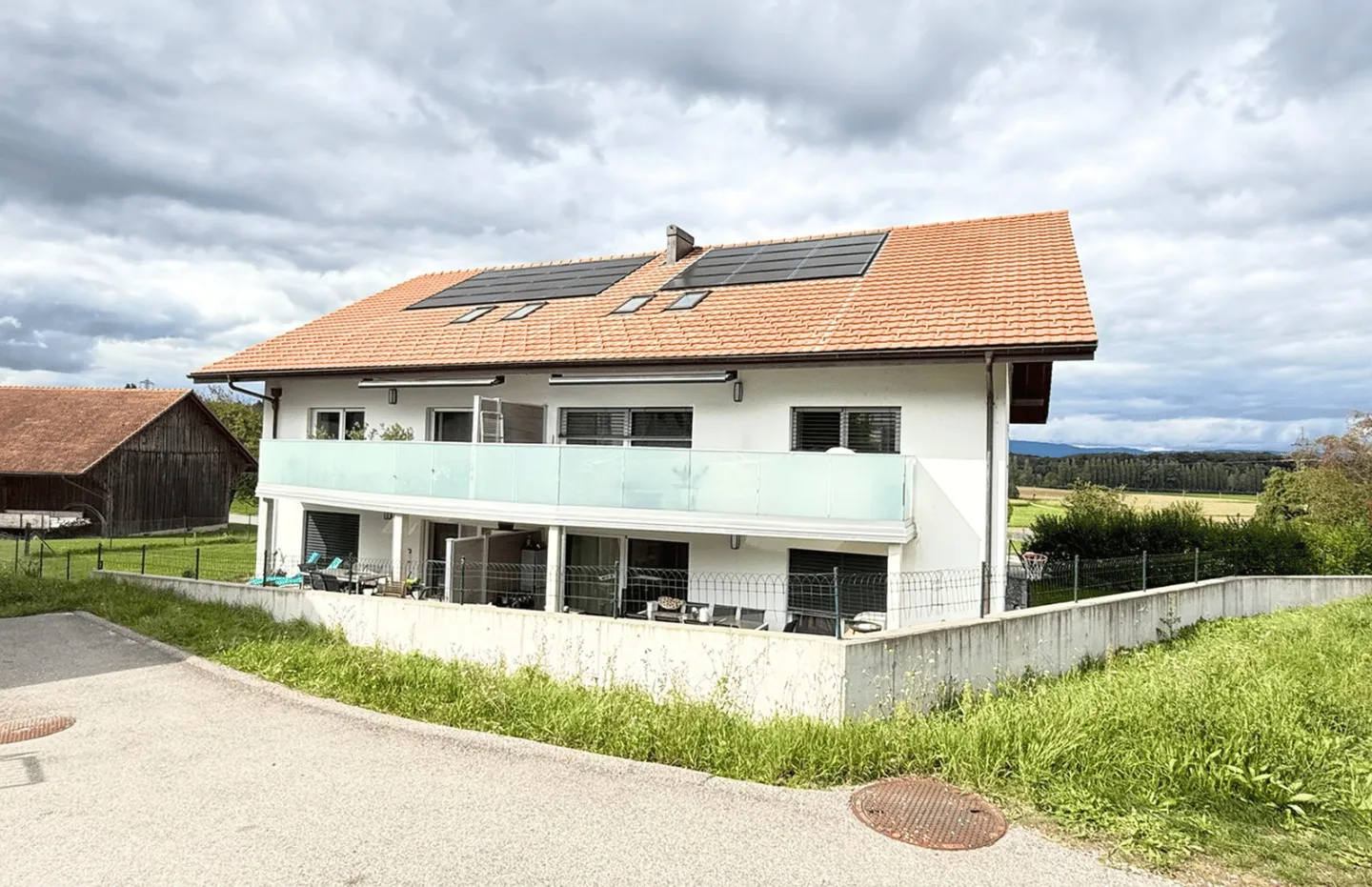 Prächtige 4,5-Zimmer-Wohnung in Trey - Neubau 2021 - Foto 2 von 15