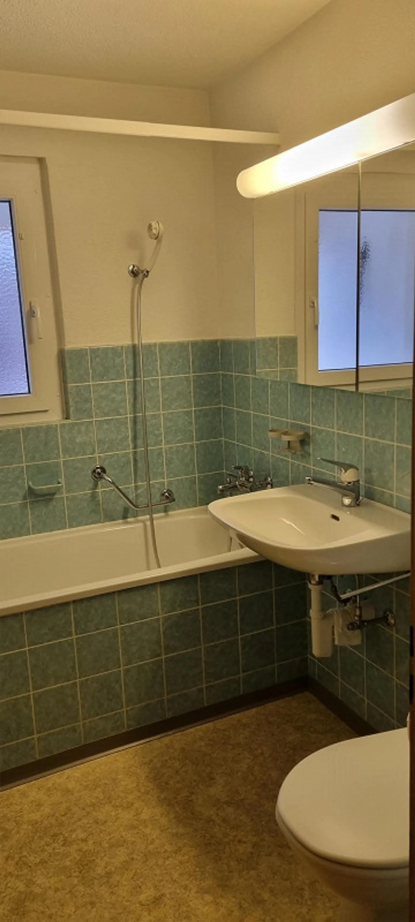 Appartamento di 4 stanze in un edificio d'epoca in una posizione tranquilla - Foto 5 di 7