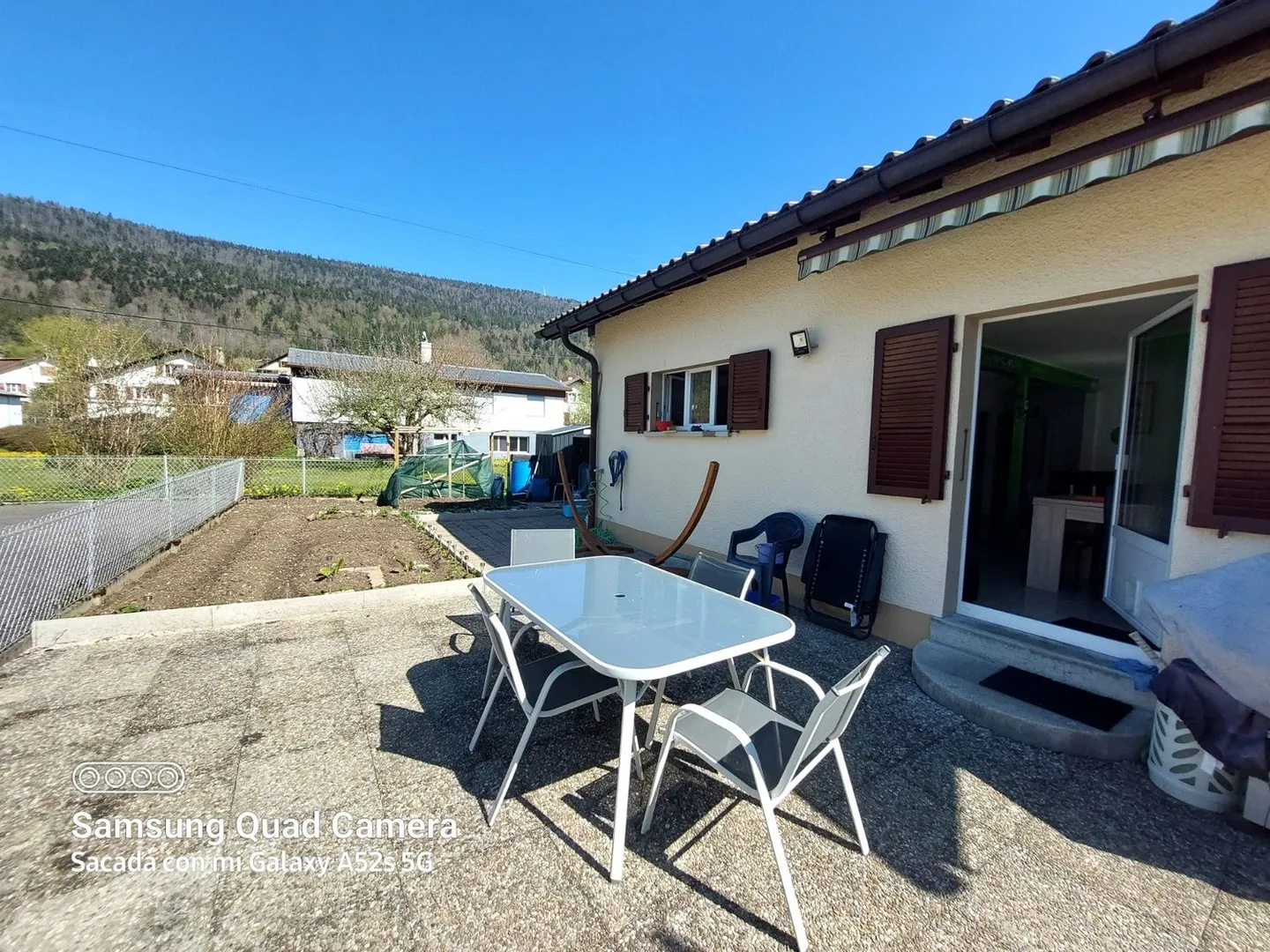 House with Spa, Sauna, Pool, Charging Station for Electric Car, 36 Photovoltaic Panels - Photo 5 of 28