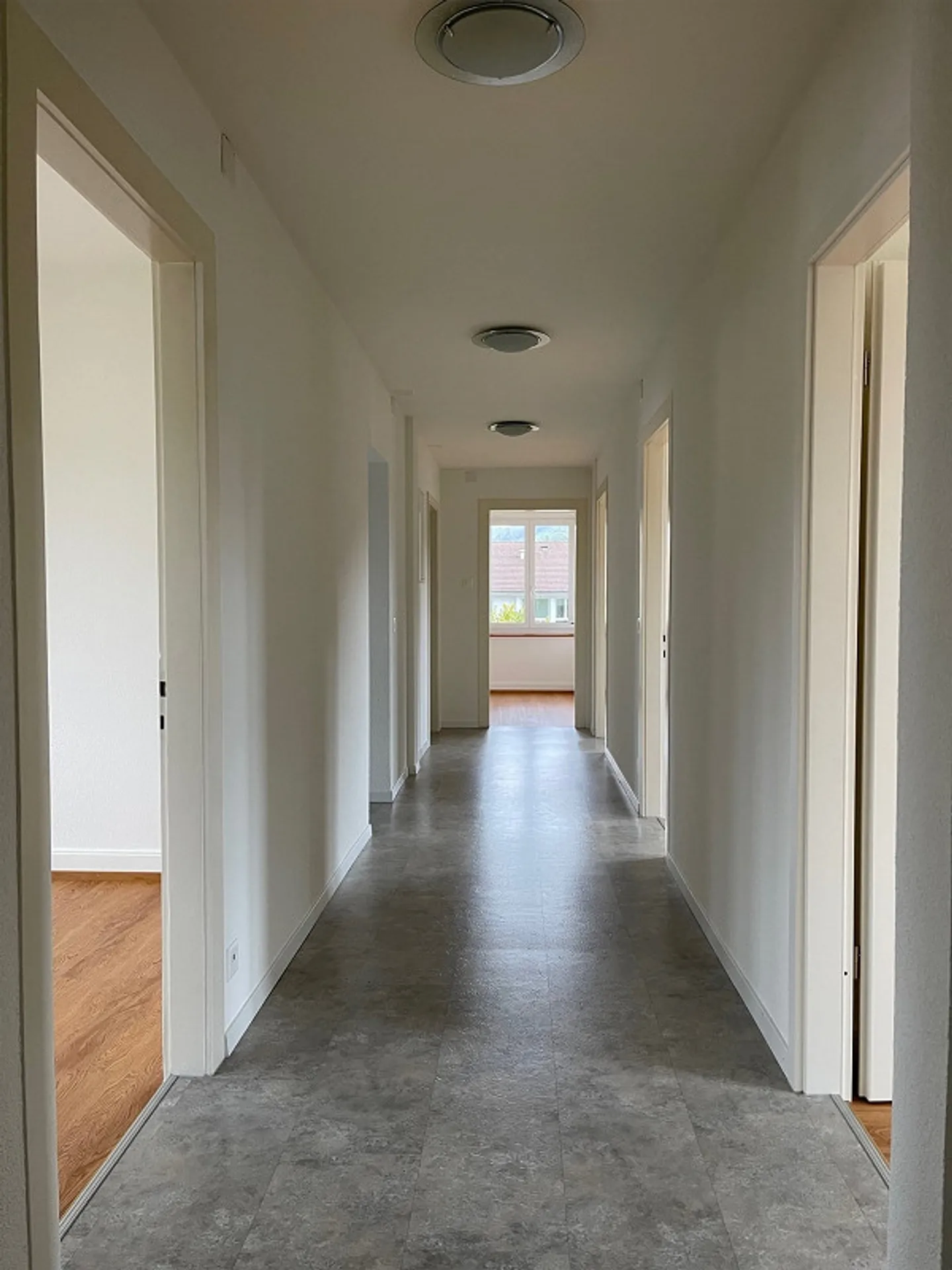 Appartamento 5 locali centrale con grande terrazza - Foto 4 di 12