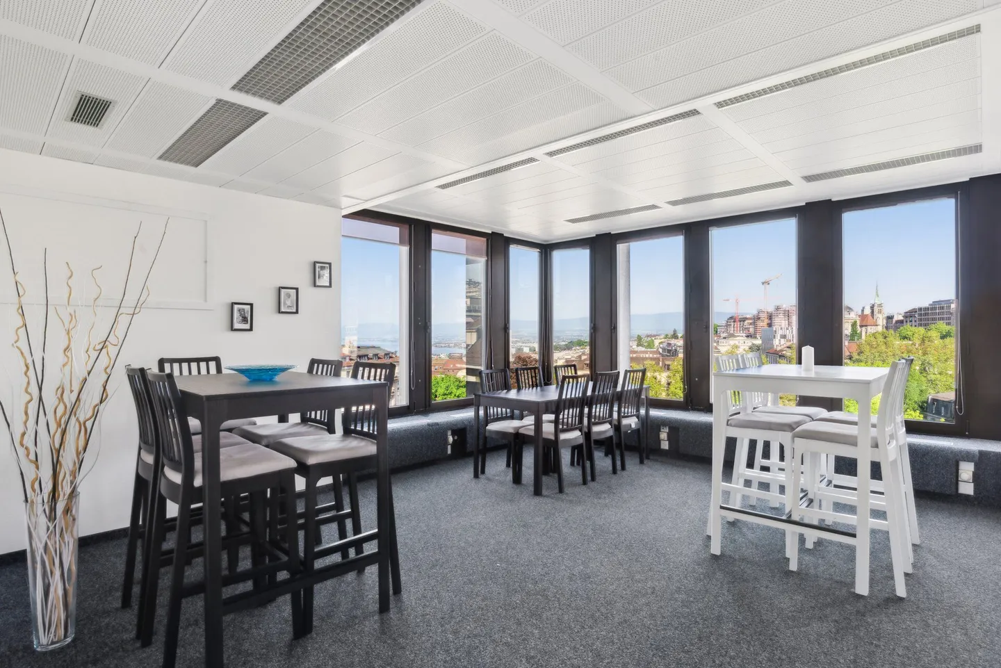 Modernes Büro mit Seeblick - Foto 10 von 12