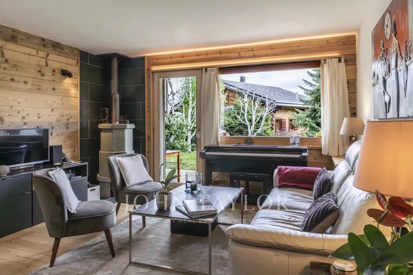 2 Bedroom Apartment - Close to the International School of Verbier - Photo 5 of 12