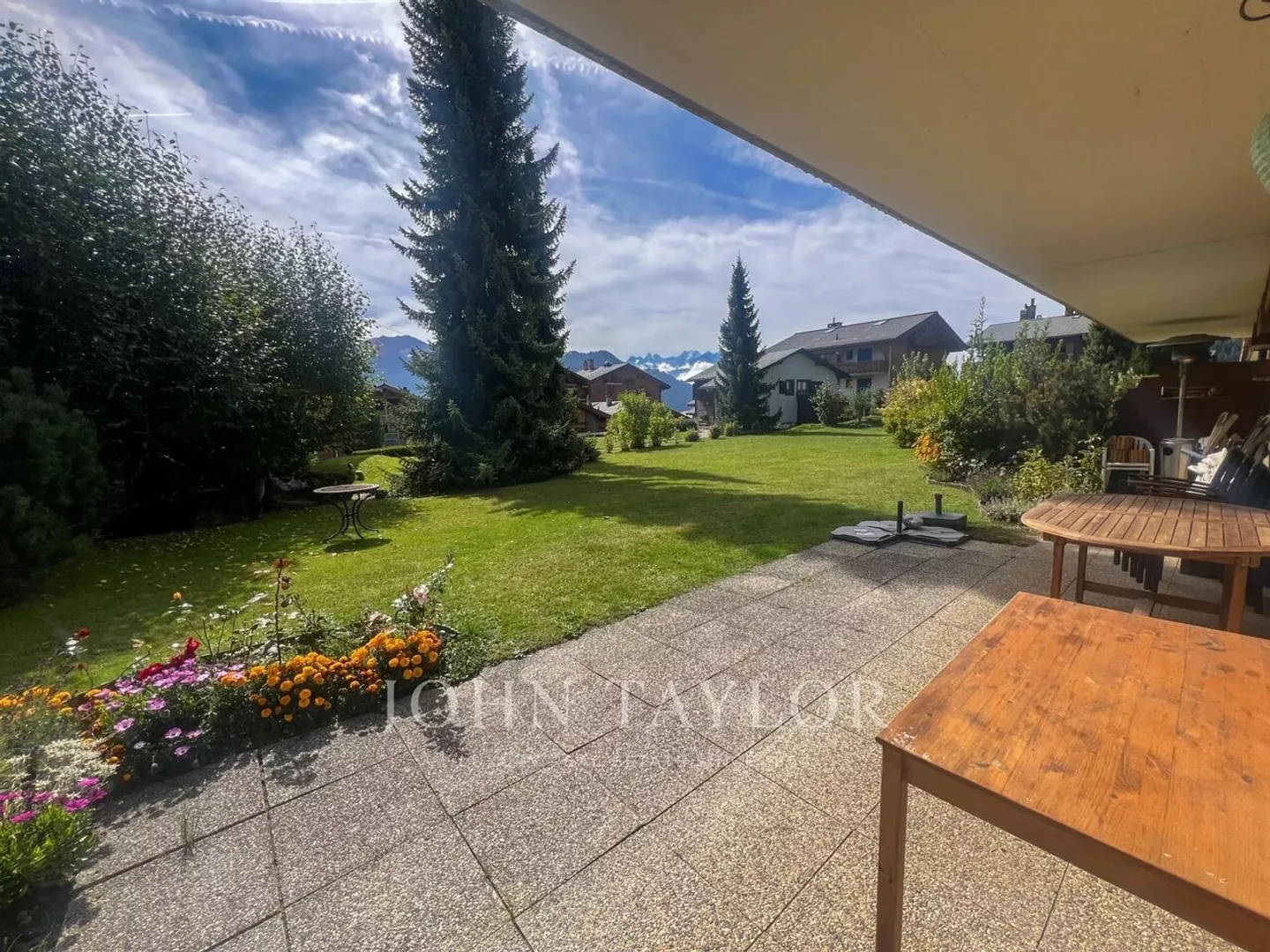 2 Bedroom Apartment - Close to the International School of Verbier - Photo 8 of 12