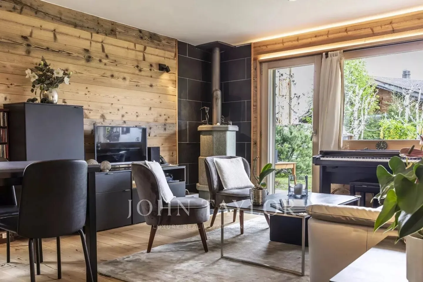 2 Bedroom Apartment - Close to the International School of Verbier - Photo 4 of 12