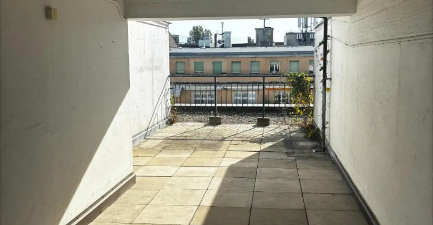 Appartement spacieux en triplex à Champel - Photo 8 sur 9