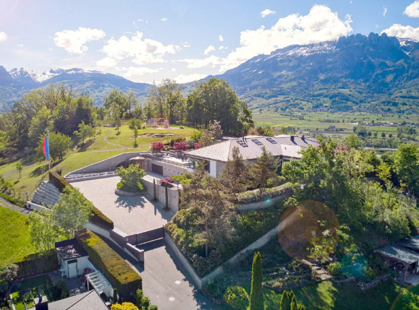 Villa Gamprin: Diskreter Luxus, sicherer Wert. - Foto 3 von 51
