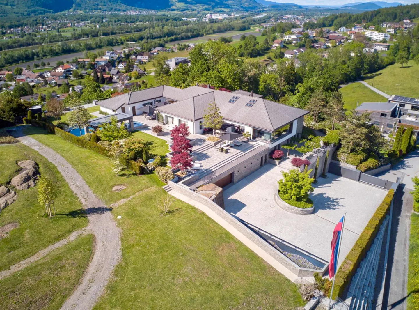 Villa Gamprin: Diskreter Luxus, sicherer Wert. - Foto 4 von 51
