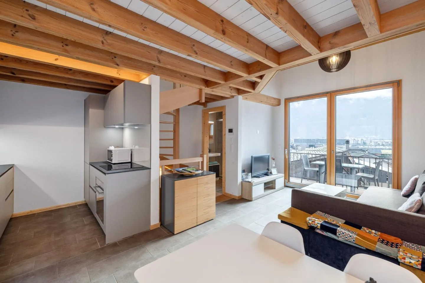 MAGNIFIKANTE REIHENHAUS VILLA 3 ZIMMER VON 107 M2 IM HERZEN DER WEINBERGE IN SAILLON - Foto 6 von 12