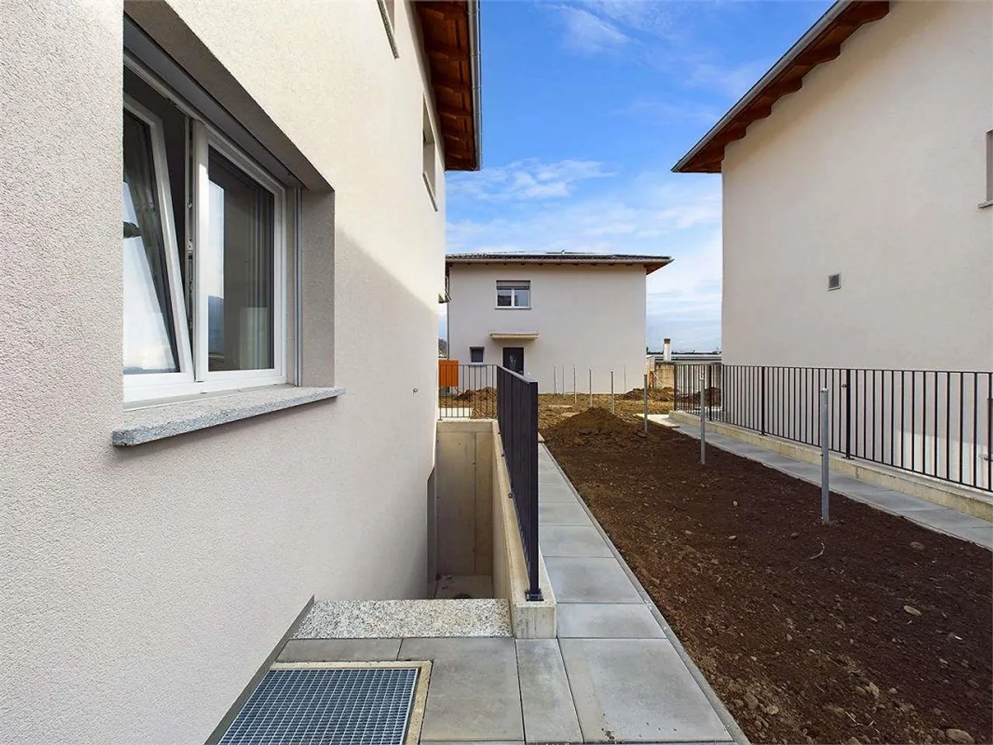 Casa singola in affitto - Foto 2 di 8