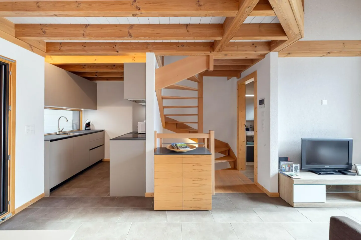 MAGNIFIKANTE REIHENHAUS VILLA 3 ZIMMER VON 107 M2 IM HERZEN DER WEINBERGE IN SAILLON - Foto 7 von 12