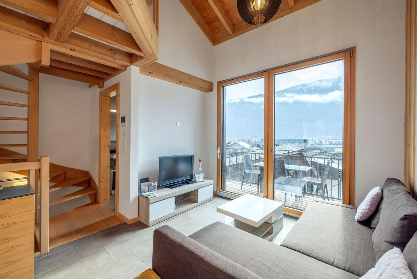 MAGNIFIKANTE REIHENHAUS VILLA 3 ZIMMER VON 107 M2 IM HERZEN DER WEINBERGE IN SAILLON - Foto 8 von 12