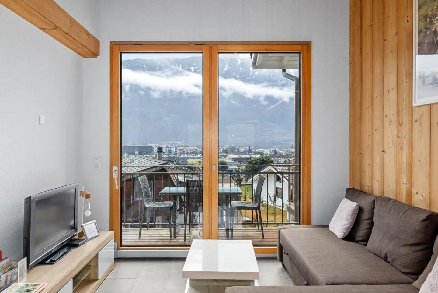 MAGNIFIKANTE REIHENHAUS VILLA 3 ZIMMER VON 107 M2 IM HERZEN DER WEINBERGE IN SAILLON - Foto 10 von 12