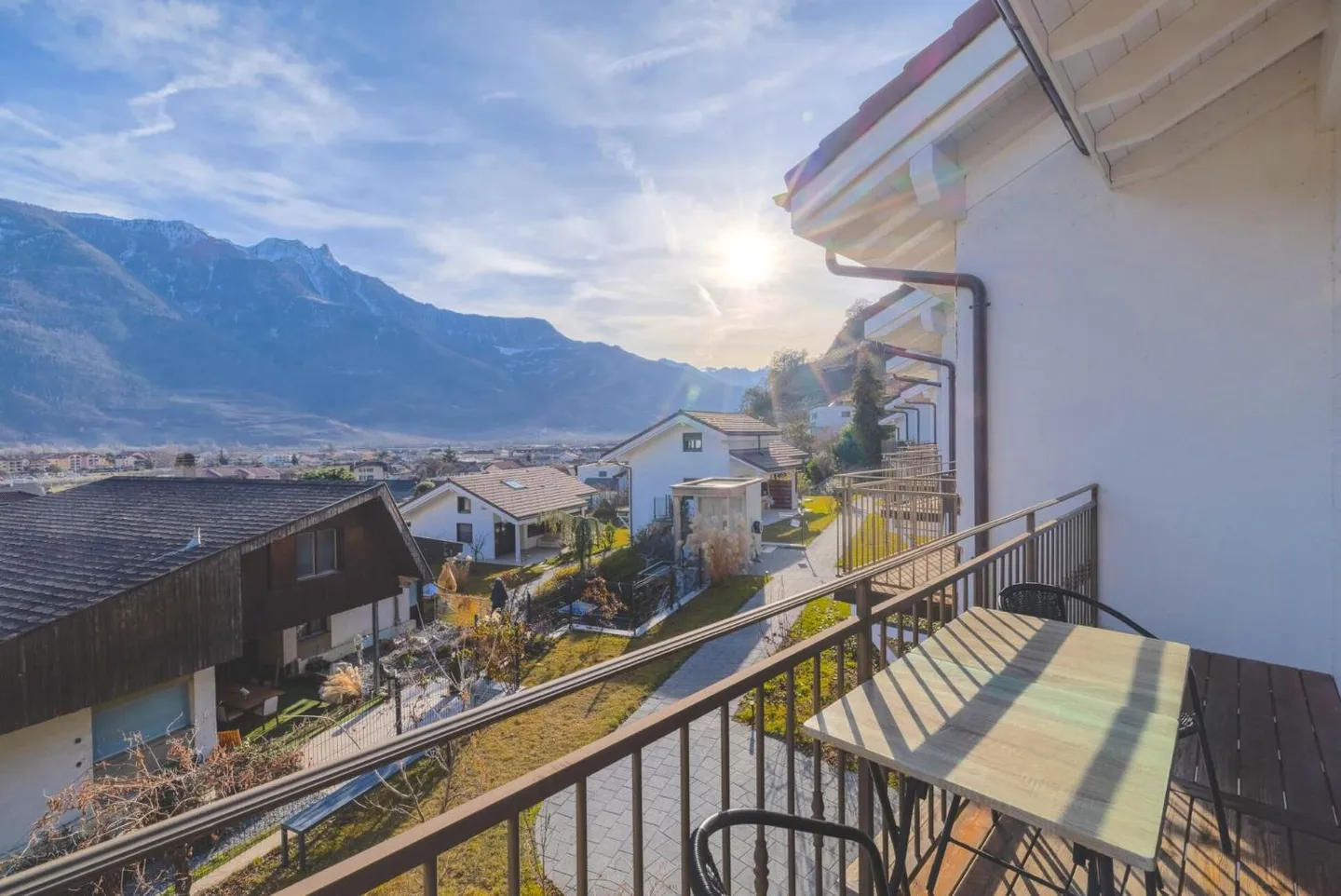 MAGNIFIKANTE REIHENHAUS VILLA 3 ZIMMER VON 107 M2 IM HERZEN DER WEINBERGE IN SAILLON - Foto 11 von 12