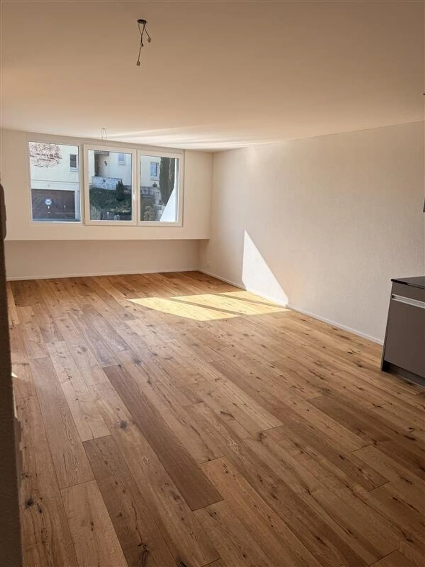 Vivere moderno, appartamento di 2,5 stanze in una posizione tranquilla - Foto 2 di 5