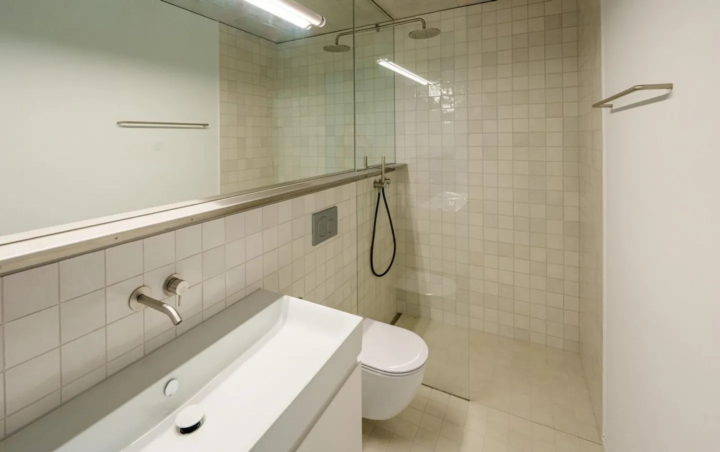 ARCHITETTURA E DESIGN UNITI - PRIMA OCCUPAZIONE NEL NUOVO EDIFICIO - Foto 9 di 13