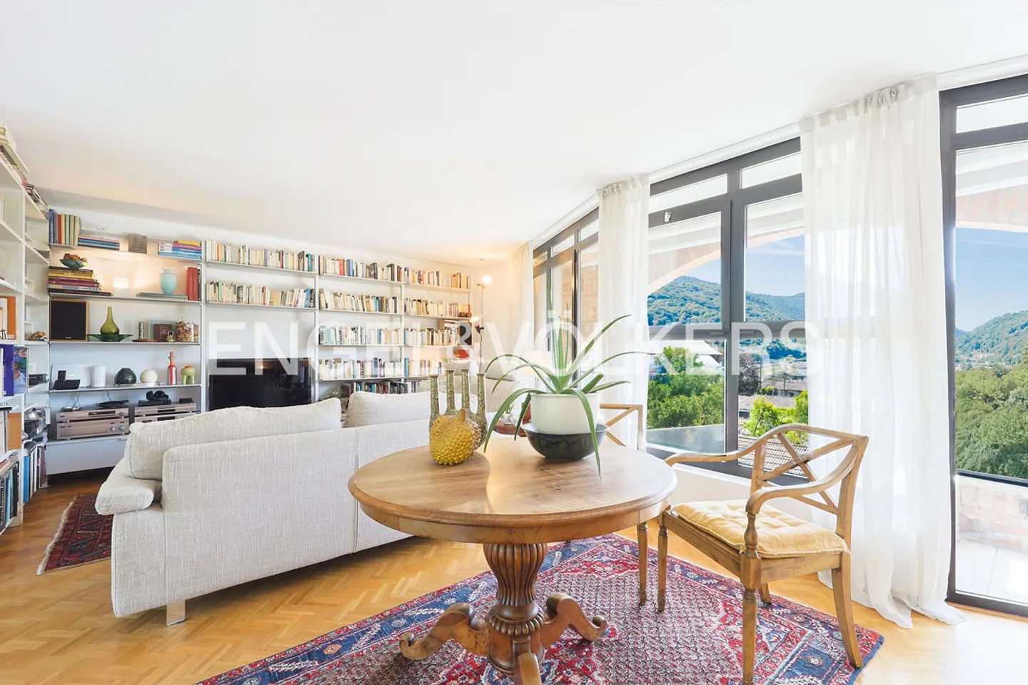 Moderne Geometrie und zeitloser Charme - Foto 4 von 13