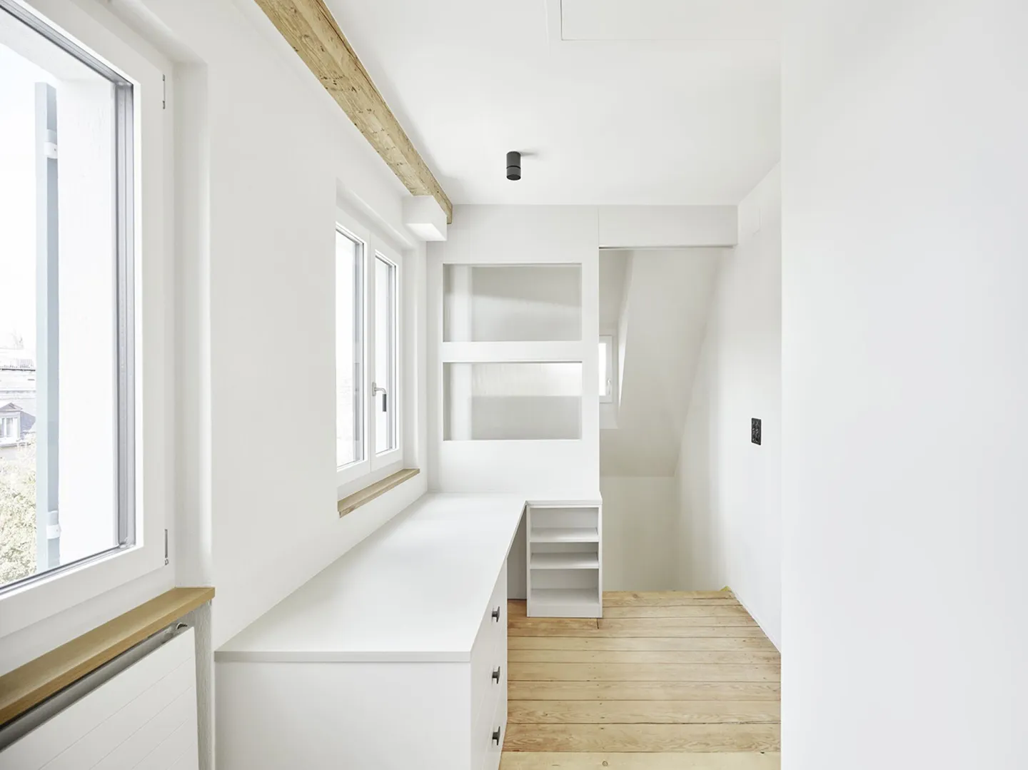 HISTORICAL CHARM MEETS MODERN ARCHITECTURE - UNIQUE TOWNHOUSE IN CIRCLE 2 - Photo 3 of 23