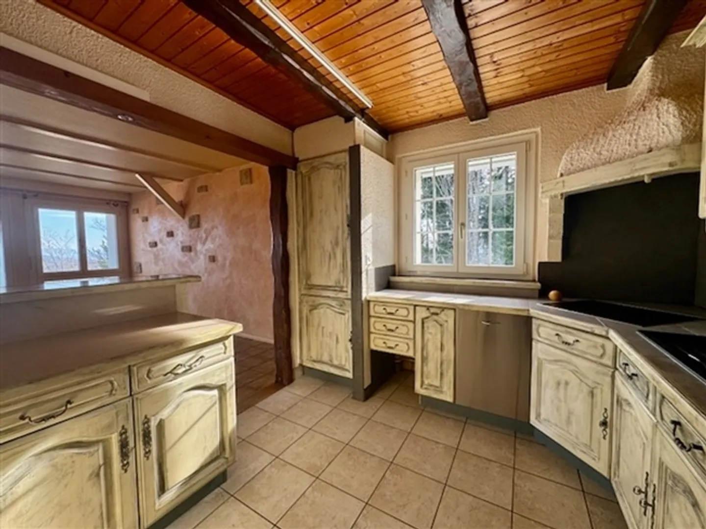 Exclusivity Renovated 4.5 Rooms with Stunning View of Val-de-Ruz - Photo 4 of 13