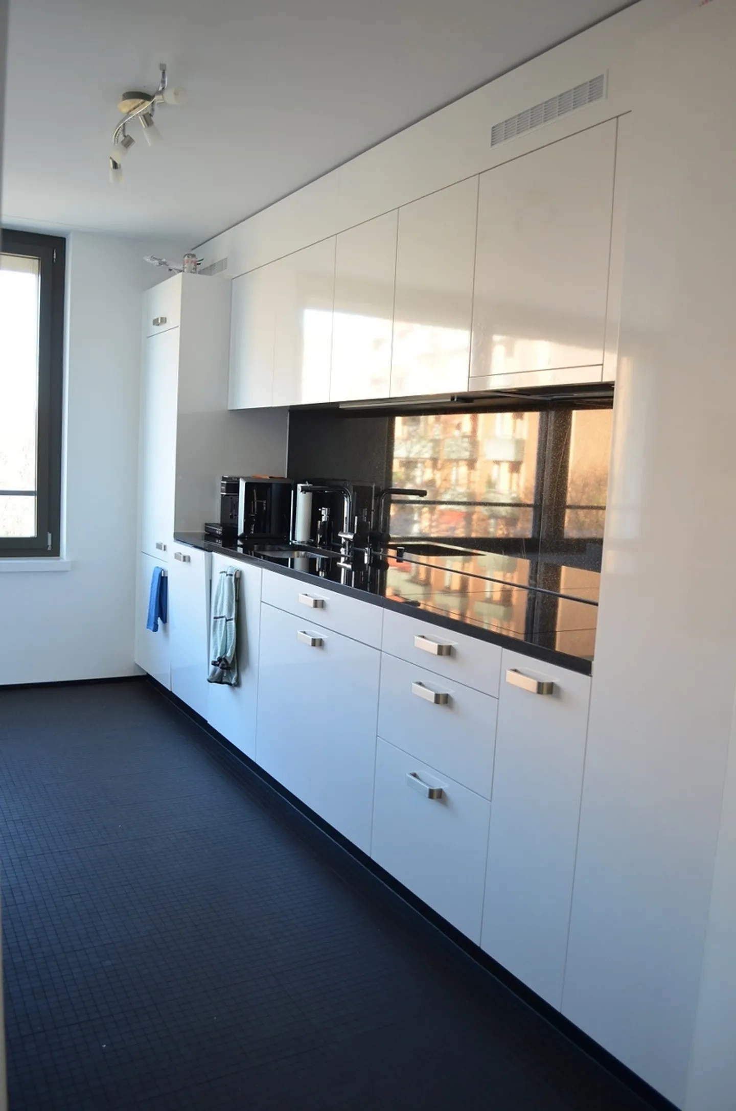 Modernes Apartment mit Dachterrasse - Foto 4 von 6