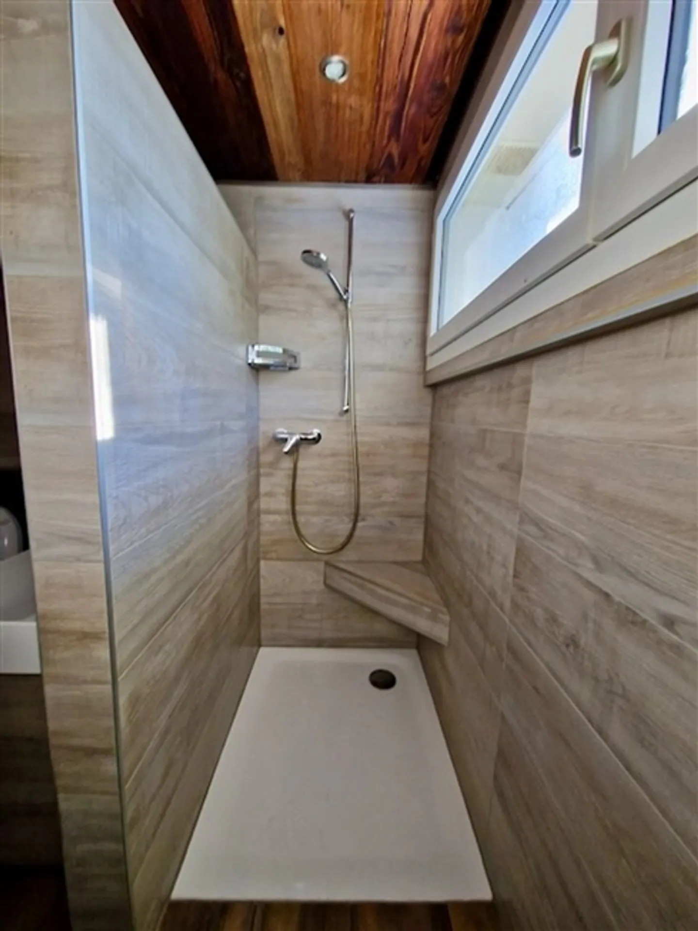 Exclusivity Renovated 4.5 Rooms with Stunning View of Val-de-Ruz - Photo 13 of 13