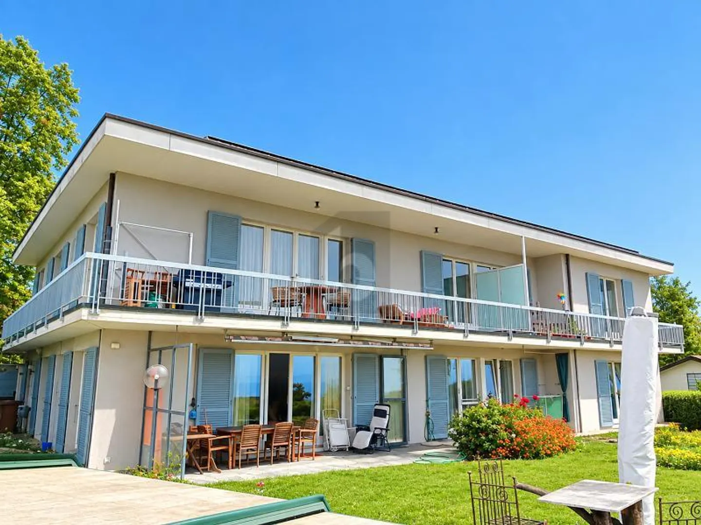 Maison Spacieuse avec Vue sur le Lac - Photo 1 sur 6
