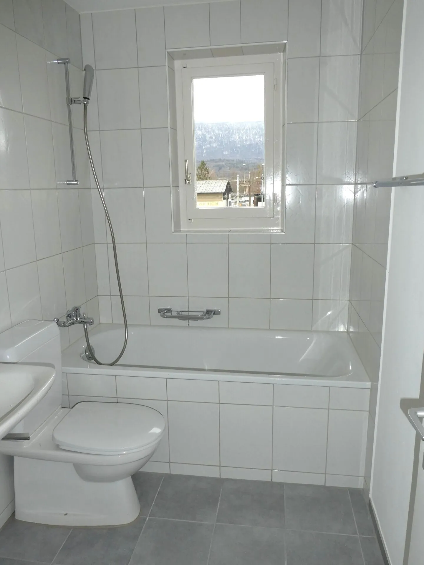 Bella appartamento di 3 stanze con grande balcone - Foto 6 di 6
