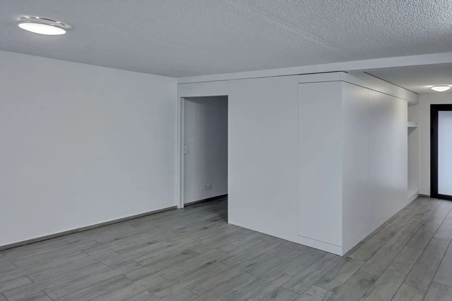 2.5 Room Apartment - Photo 3 of 6