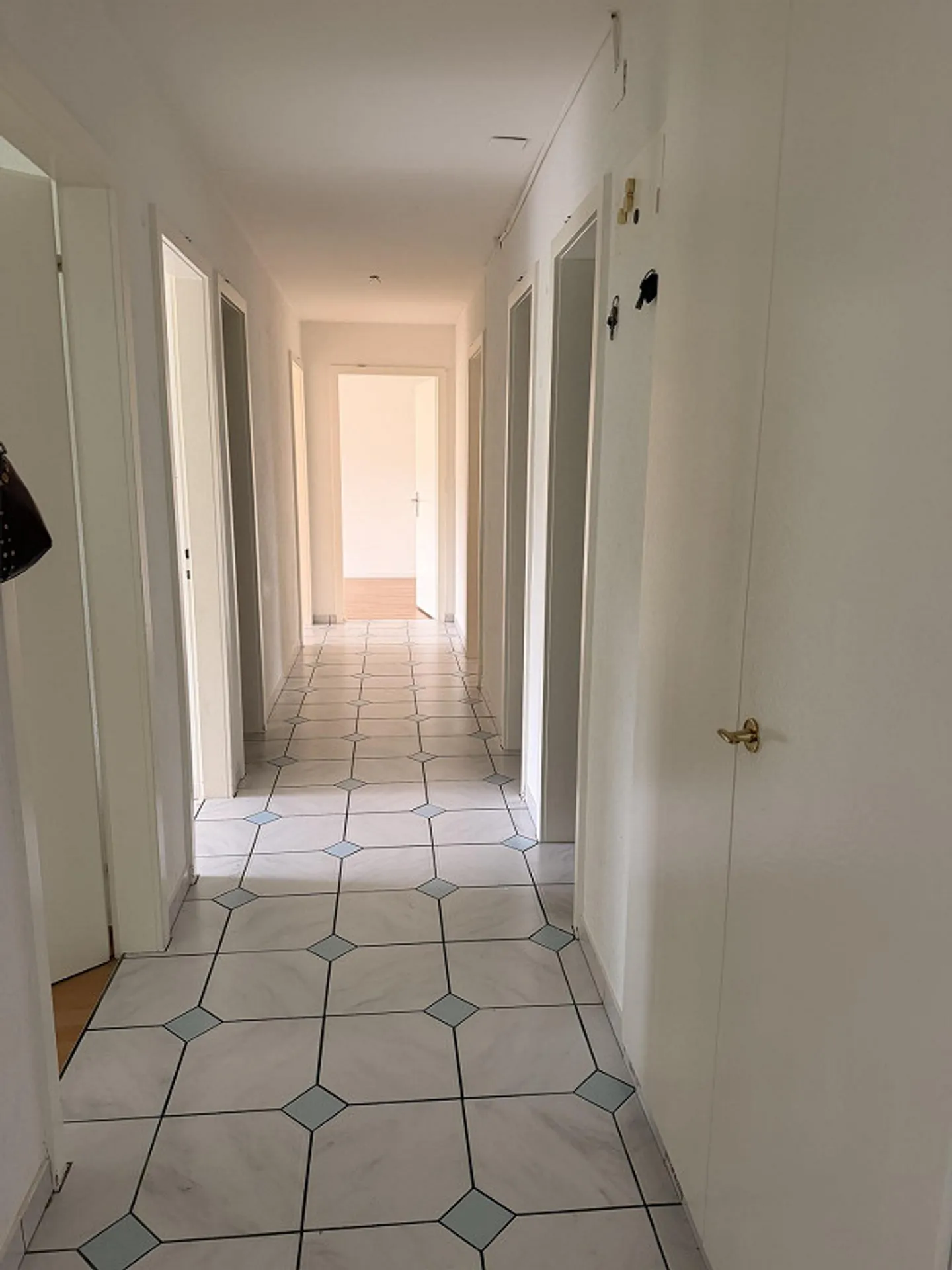 Geräumige Wohnung mit Balkon - Foto 8 von 9