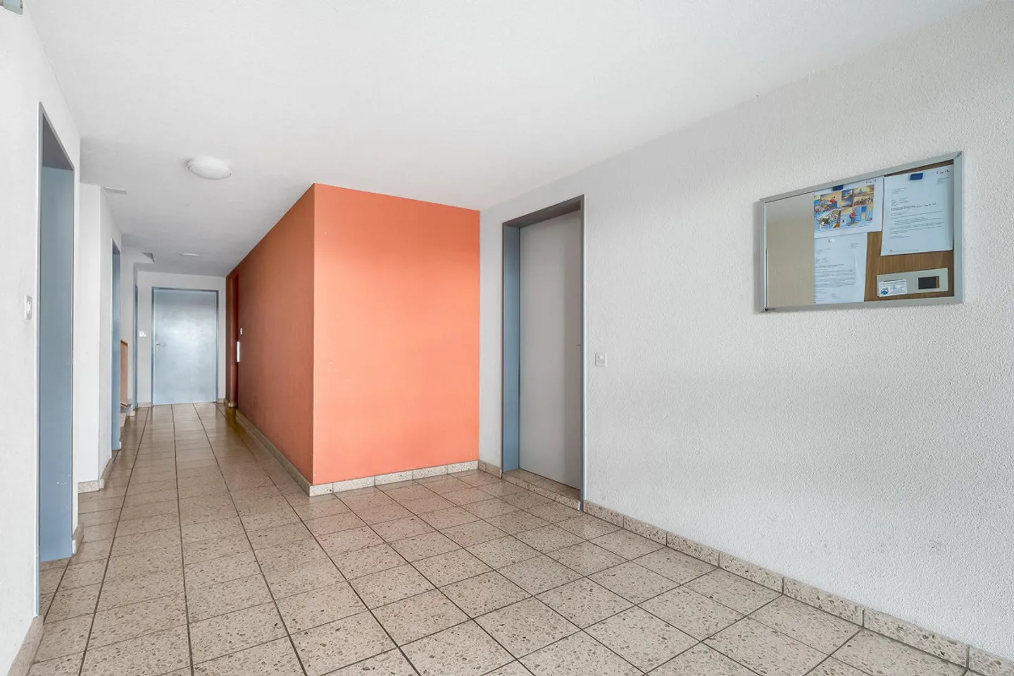 Edificio ad uso misto in affitto - Foto 3 di 10
