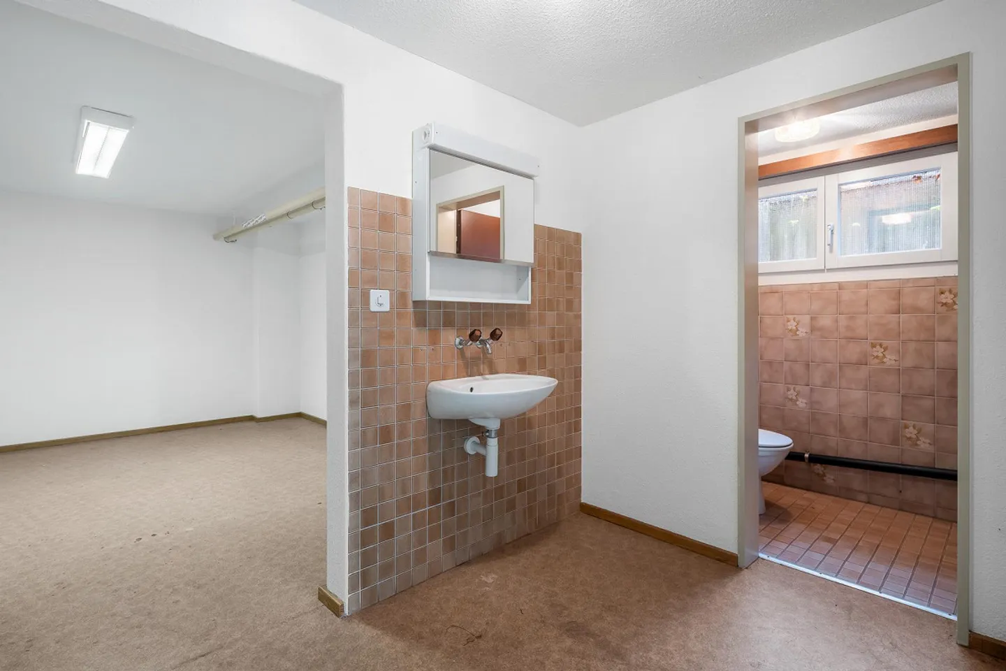 Edificio ad uso misto in affitto - Foto 4 di 10